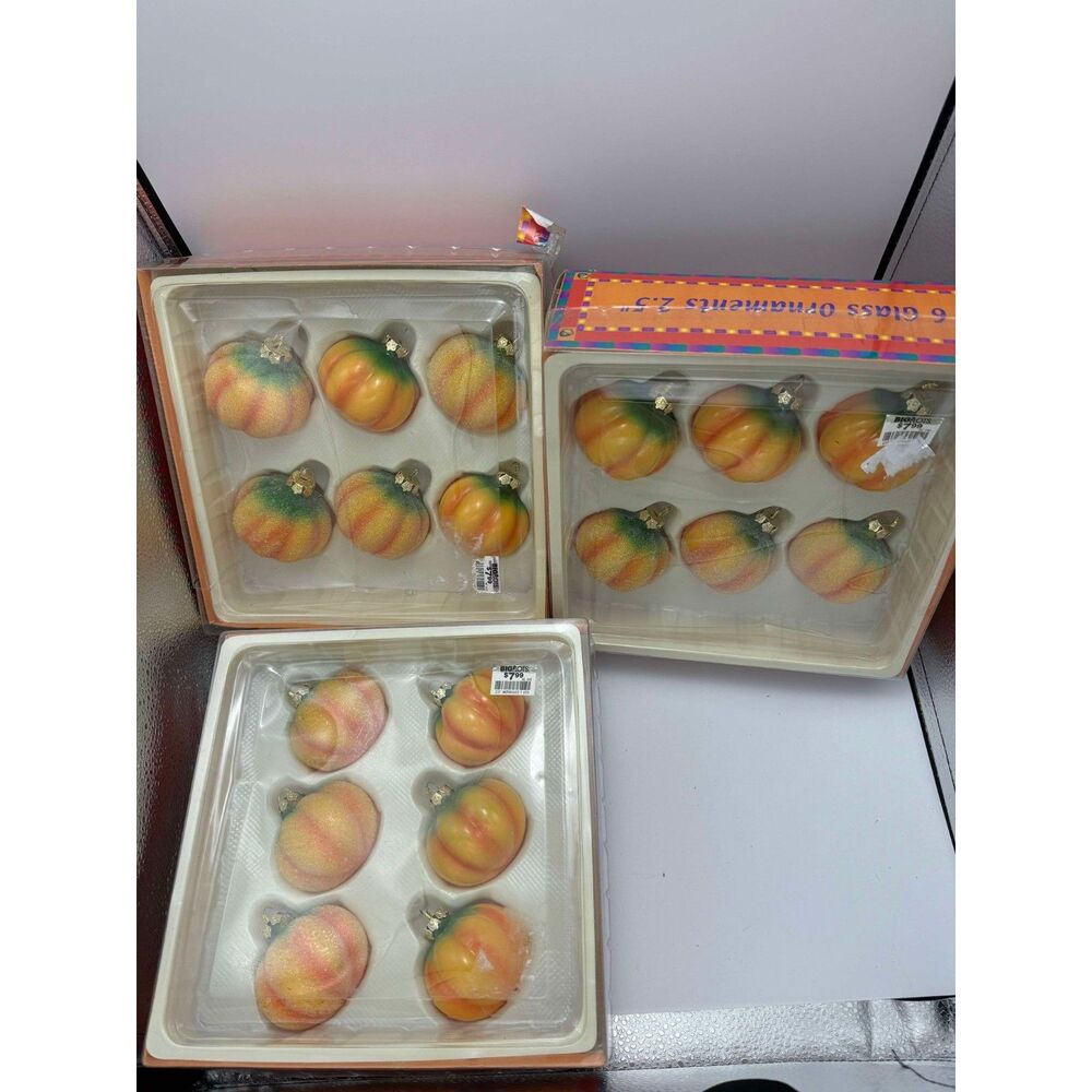 18 VTG Autumn Heirlooms Glass Pumpkin Ornaments in Box *PLEASE READ Discription*